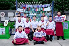 希望酿“新生” 李锦记在成都迎来40名希